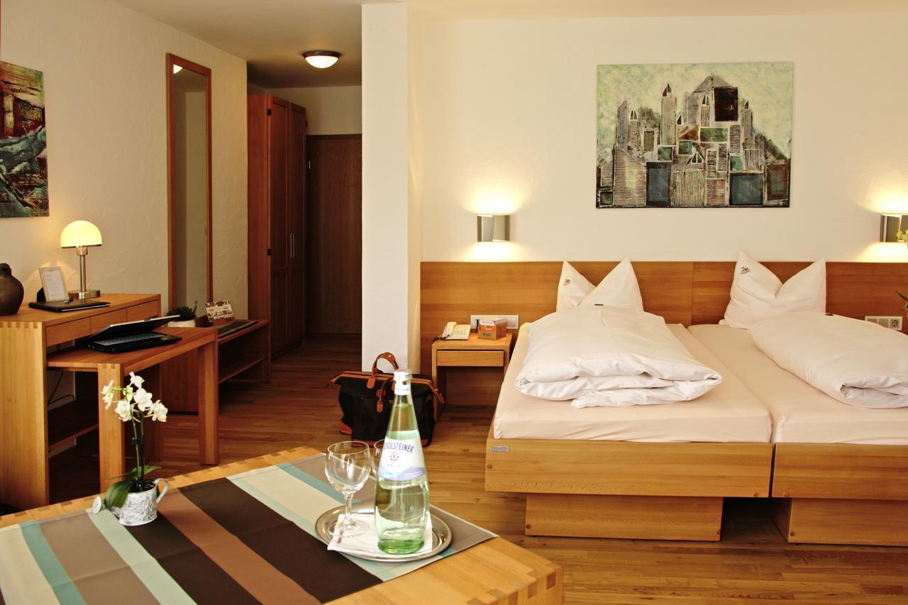 Hotel- Restaurant Zum Schwan Waldfischbach-Burgalben المظهر الخارجي الصورة