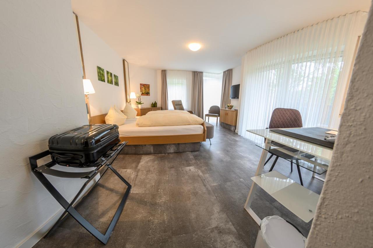 Hotel- Restaurant Zum Schwan Waldfischbach-Burgalben المظهر الخارجي الصورة