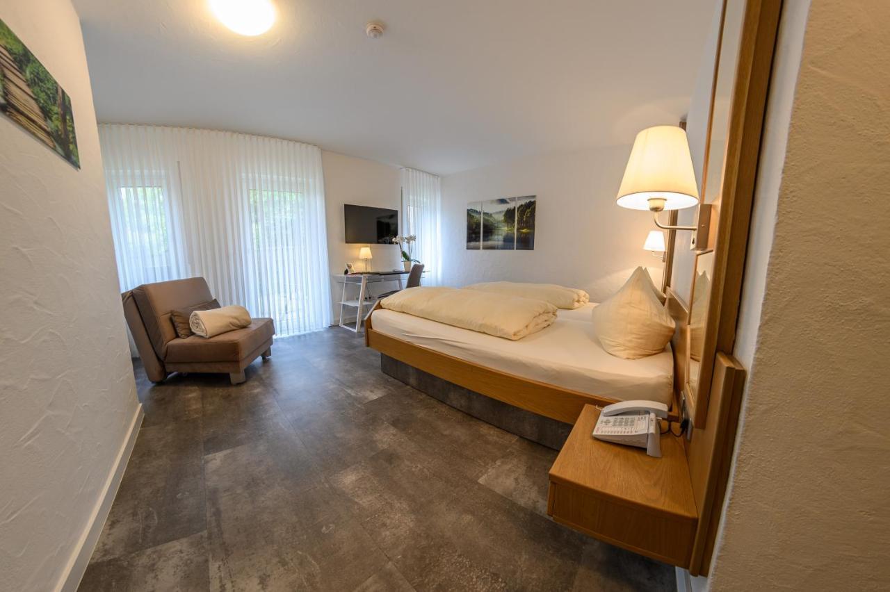 Hotel- Restaurant Zum Schwan Waldfischbach-Burgalben المظهر الخارجي الصورة